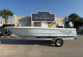 2027 Robalo 206 Cayman Pro Boat